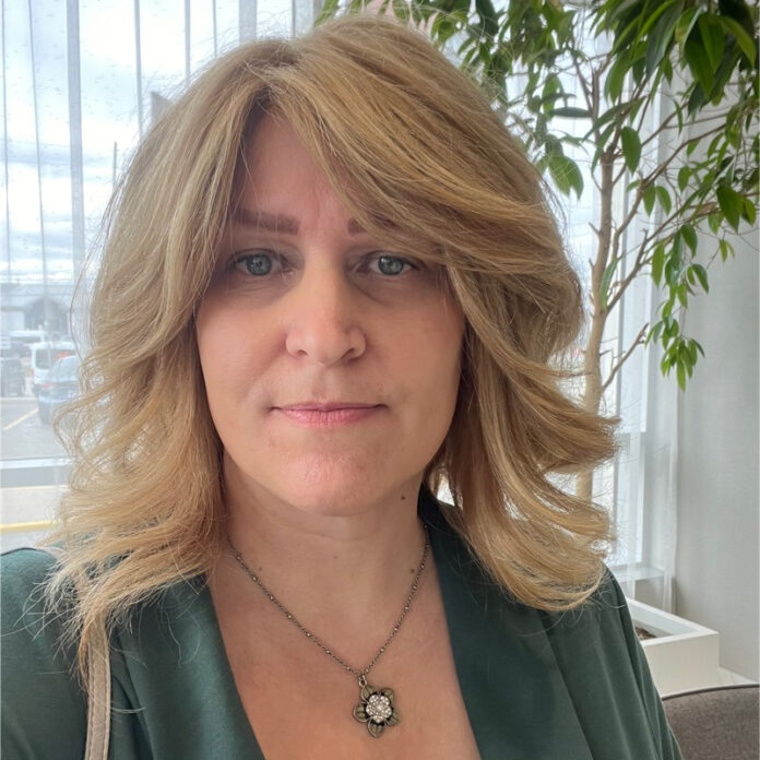 Atlona-Christina-Cruzeiro Christina Cruzeiro