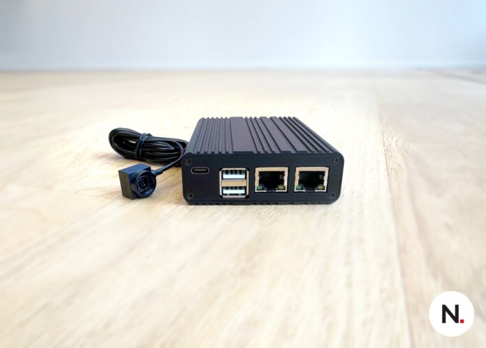 StiX 3800 AI Signage Player