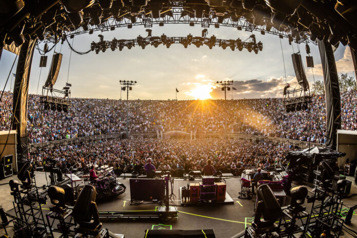 LA_Forest_Hills_01_pc_Alive