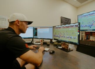 Samsung Interactive Displays Level Up Cincinnati Bengals’ Game-Day Preparation